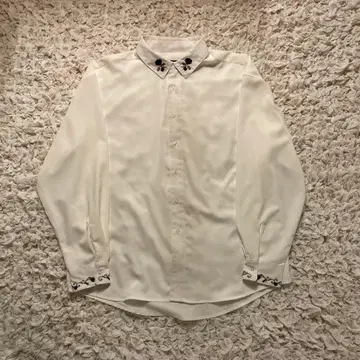 M 사이즈 장미 자수 화이트 셔츠 모노톤 블라우스