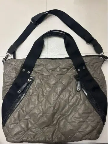 y2k 테크 헤이세이 올리브 그린 퀼팅 숄더백