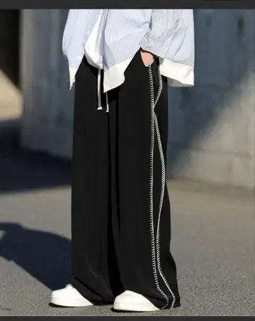 neos 루즈 실루엣 핸드 스티치 라인 와이드 팬츠