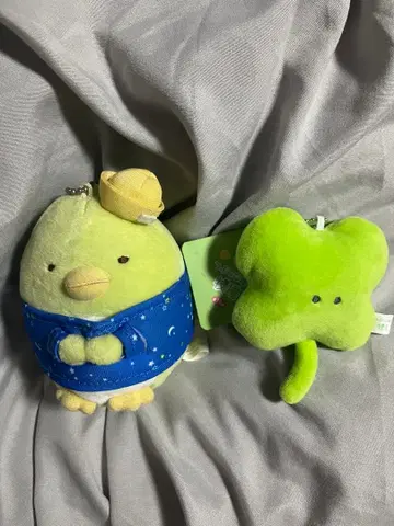 스미코구라시 펭귄 봉제 인형 키링과 동글동글 눈의 목장의 네잎클로버