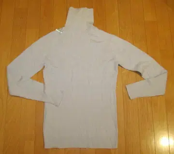 D'URBAN(더반)의 터틀넥 니트 셔츠 클리닝 완료