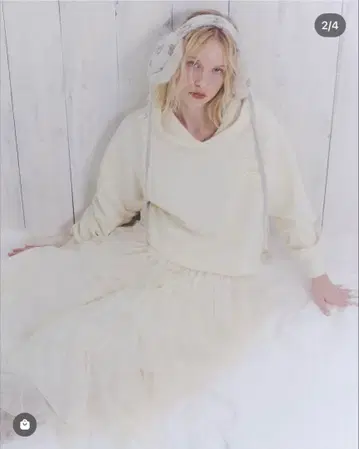 SNIDEL 아이보리 후드 부착 후드티