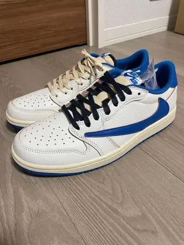 Travis Scott fragment design Jordan 1