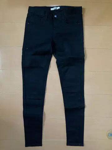 프롬 퍼스트 뮤즈 수입 블랙 스키니 팬츠