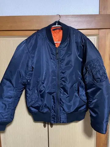 AVIREX MA-1 플라이트 자켓 블랙