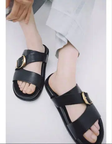 zara 버클 샌들/플랫 샌들