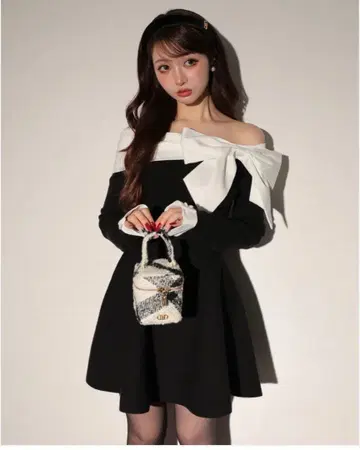 오프숄더 리본 미니 원피스 엠미엠므 Mmeeme