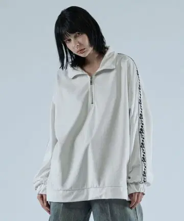 CIASENSE VELNUS 사이드 라인 벨로아 하프 지퍼 풀오버 S