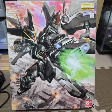 MG 스트라이 느와르 건담