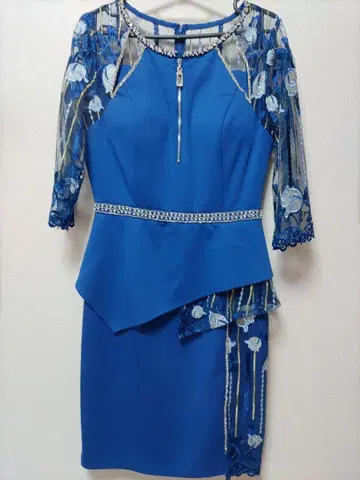 소브레 클레미나스 컷 아웃 자수 원피스 L 사이즈