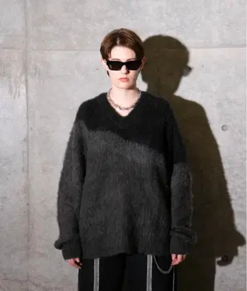 viedt 그라데이션 V넥 니트