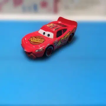 카즈 마텔 혀 내민 맥퀸 중고