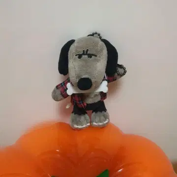 호러 나이트 스누피 늑대인간