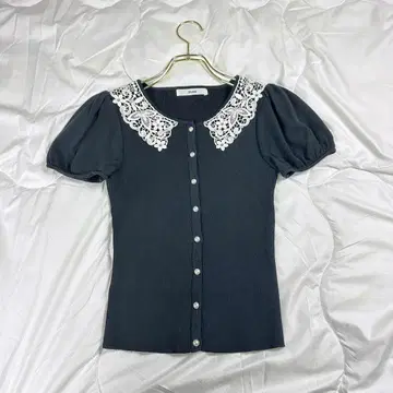 새상품급 르네 레이스 화이트 카라 펄 버튼 썸머 니트 가디건 퍼프 슬리브