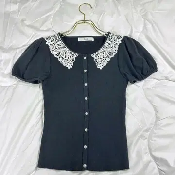 새상품급 르네 레이스 화이트 카라 펄 버튼 썸머 니트 가디건 퍼프 슬리브