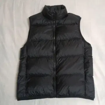 유니클로 울트라 라이트 다운 베스트 / 와이드 퀼트 (수납 봉투 있음)