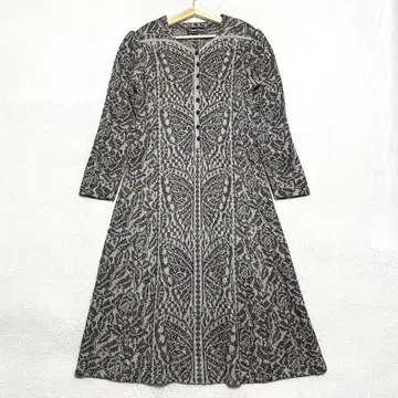 새상품급 TOYOKO SAITO 나비 라메 니트 원피스 베이지 계열