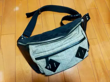 다케오 키쿠치 숄더백