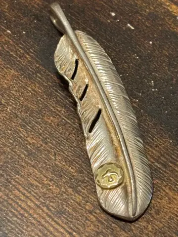 고로즈 인다이 타타키 페더 오른쪽