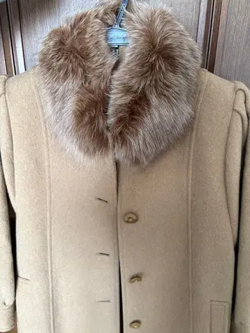 Yana Lypnina 베이지 롱 코트