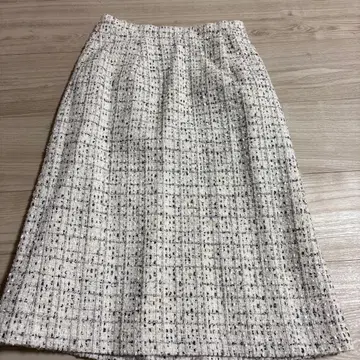 아나이 화이트 계열 트위드 타이트 스커트