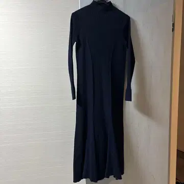 네이비 리브 터틀넥 원피스