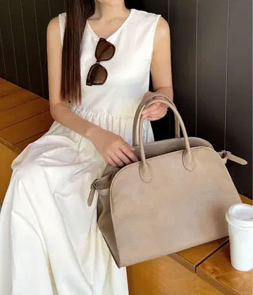 베이지색 토트백 중형