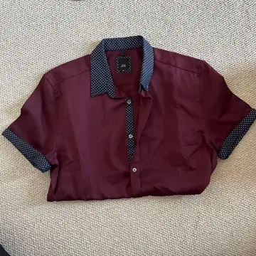 반팔 셔츠 도트 무늬 옷깃