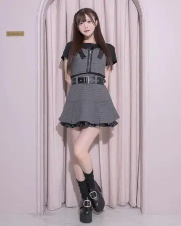 pium 피움 가죽 벨트 뷔스티에 셋업