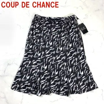 A2377 택 포함 새상품 쿠 드 샹스 미디 스커트 올 패턴 블랙 34