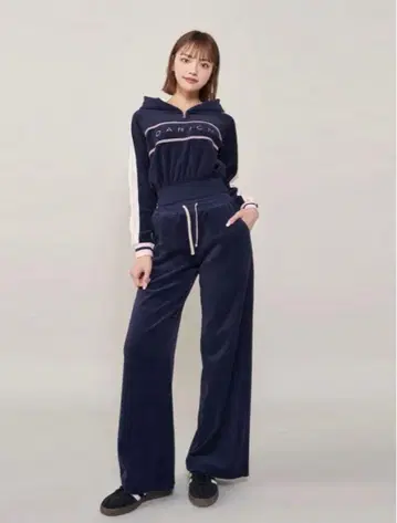 다리치 라인 벨로아 숏 후디 바이컬러 코드 벨로아 와이드 팬츠