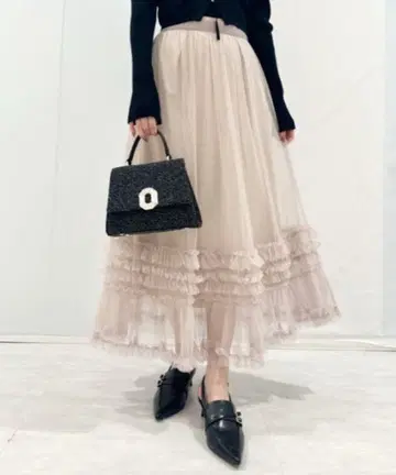 스나이델 프릴 달린 튤 롱 스커트