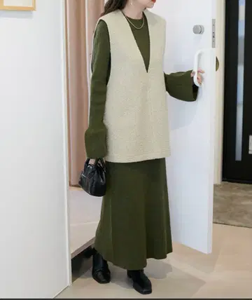 DISCOAT 베스트 부착 리브 니트 셋업