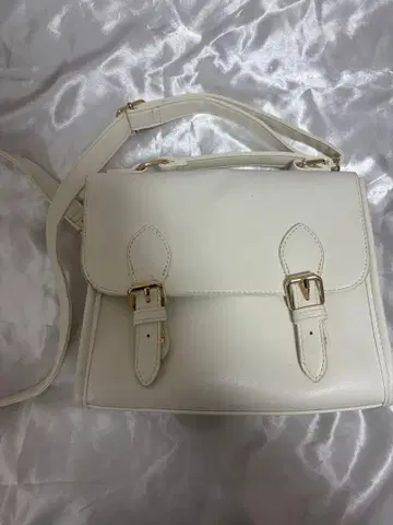 WEGO 사첼 통 숄더백 컬러 화이트