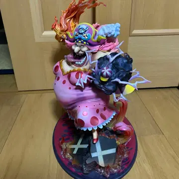 원피스 빅 맘 피규어