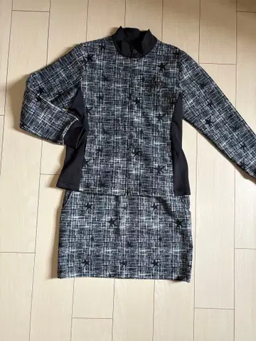 새상품 택 포함 자켓 & 스커트 세트