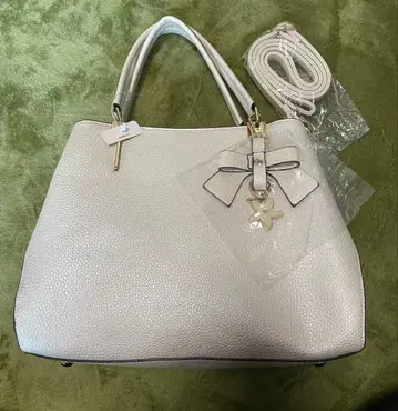 D.KELLY 리본 포함 화이트 숄더백