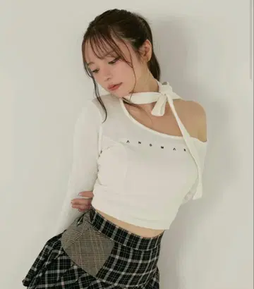 ANDAMARY 오프숄더 리본 상의