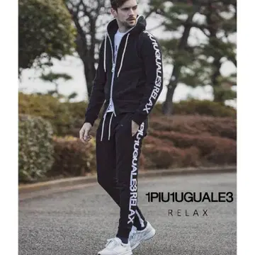 1PIU1UGUALE3 블랙 빅 지퍼 후드티