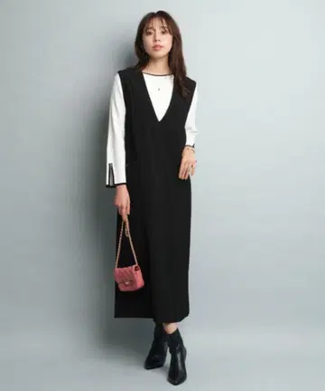 [ 2세트 특가 ] 저스길리티 V넥 점프스커트 & 상의 세트