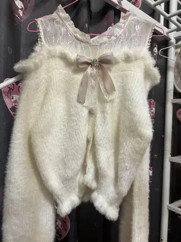 LIZLISA 레이어드 스타일 어깨 트임 니트 화이트