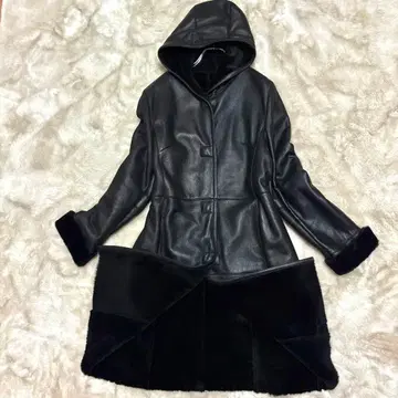 컨디션 최상 미레 무스탕 코트 후드 블랙 보아 맥시 길이 롱 코트