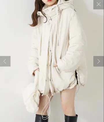 [새상품급] Chico 후드 탈부착 리버서블 코트