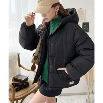 새상품 클래식 엘프 후드 부착 페이크 다운 코트 블랙