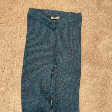 니코앤드 니트 플레어 팬츠 파란색 계열 V넥