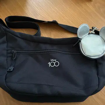 Disney 100 숄더백 블랙