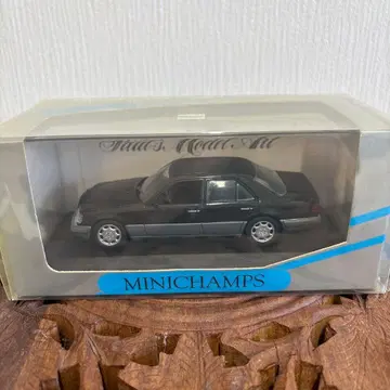 MINICHAMPS Mercedes Benz E-class