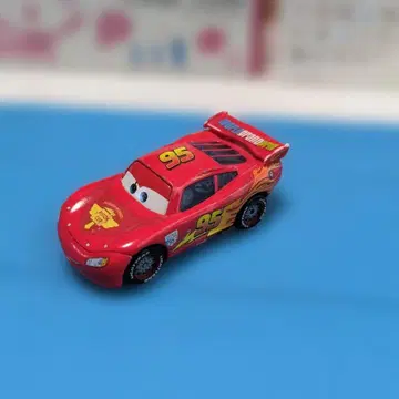 카즈 마텔 맥퀸 중고