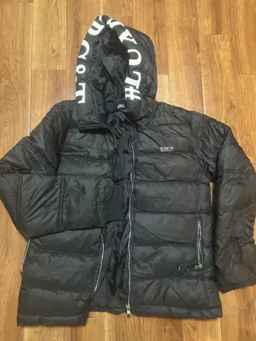 블랙 다운 자켓 후드 부착