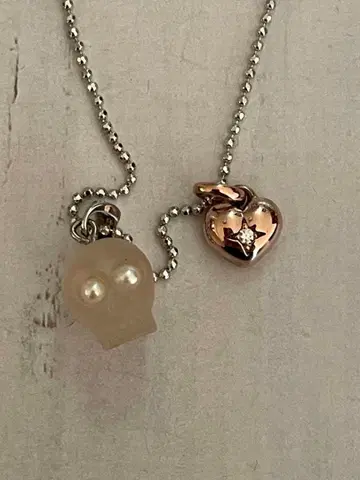 ete 하트 다이아몬드 & 펄 스컬 참 목걸이